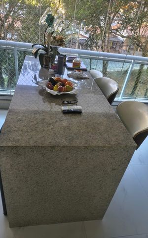 Apartamento para alugar com 198m², 3 quartos e 3 vagasVaranda