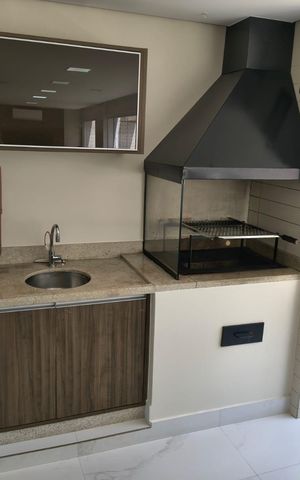 Apartamento para alugar com 198m², 3 quartos e 3 vagasVaranda