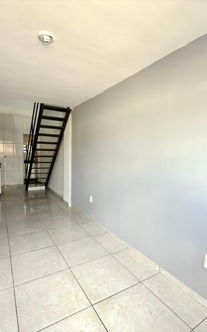 Studio para alugar com 200m², 1 quarto e sem vaga Studio para alugar com 200m², 1 quarto e sem vagaSala