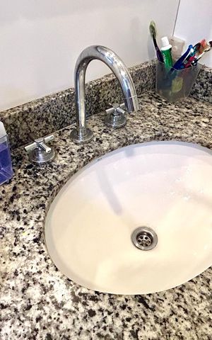 Apartamento à venda com 80m², 2 quartos e 1 vaga Apartamento à venda com 80m², 2 quartos e 1 vagaBanheiro da Suíte