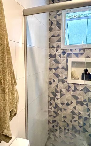 Apartamento à venda com 80m², 2 quartos e 1 vaga Apartamento à venda com 80m², 2 quartos e 1 vagaBanheiro da Suíte