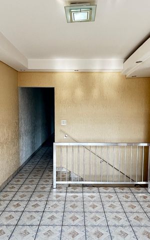 Casa para alugar com 120m², 3 quartos e 1 vaga Casa para alugar com 120m², 3 quartos e 1 vagaSala
