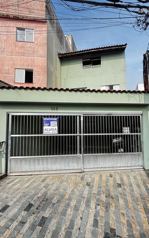 Casa para alugar com 120m², 3 quartos e 1 vaga Casa para alugar com 120m², 3 quartos e 1 vagaFachada