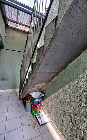 Casa para alugar com 120m², 3 quartos e 1 vaga Casa para alugar com 120m², 3 quartos e 1 vagaEscada