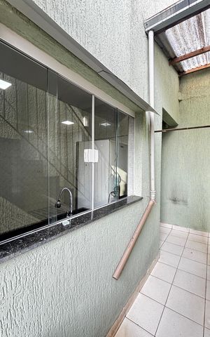 Casa para alugar com 120m², 3 quartos e 1 vaga Casa para alugar com 120m², 3 quartos e 1 vagaEscada