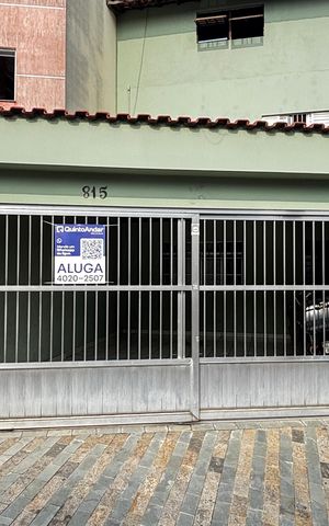 Casa para alugar com 120m², 3 quartos e 1 vaga Casa para alugar com 120m², 3 quartos e 1 vagaFachada