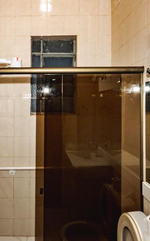 Casa para alugar com 200m², 4 quartos e 2 vagasBanheiro Social