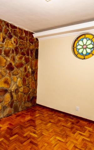 Casa para alugar com 200m², 4 quartos e 2 vagasSala
