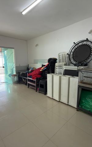 Casa à venda com 180m², 6 quartos e 2 vagas