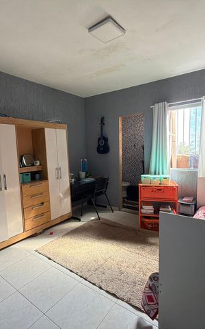 Casa à venda com 180m², 6 quartos e 2 vagas