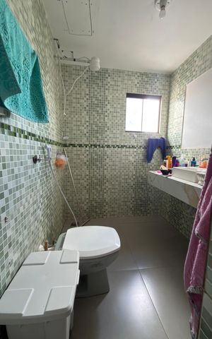 Casa à venda com 180m², 6 quartos e 2 vagas