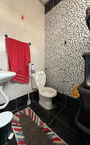 Casa à venda com 180m², 6 quartos e 2 vagas