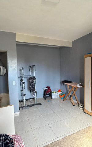 Casa à venda com 180m², 6 quartos e 2 vagas