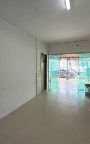 Casa à venda com 180m², 6 quartos e 2 vagas