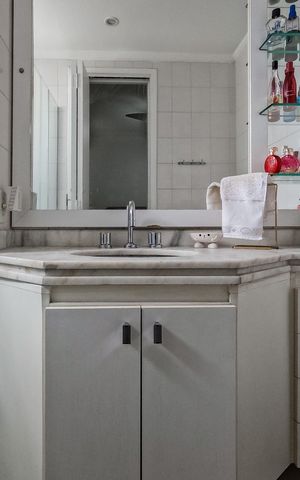 Apartamento à venda com 76m², 3 quartos e 2 vagas Apartamento à venda com 76m², 3 quartos e 2 vagasBanheiro da Suíte