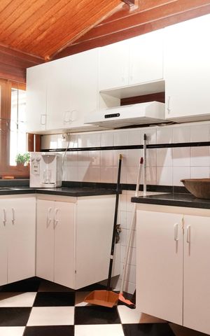 Casa à venda com 430m², 3 quartos e 1 vaga Casa à venda com 430m², 3 quartos e 1 vagaEdícula- cozinha