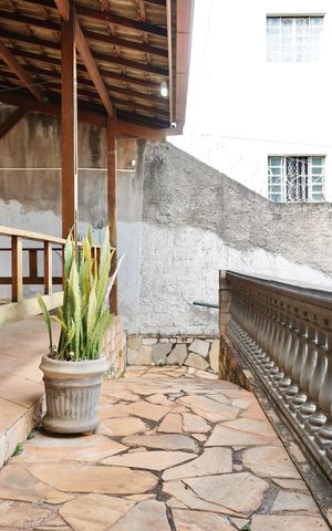Casa à venda com 430m², 3 quartos e 1 vaga Casa à venda com 430m², 3 quartos e 1 vagaEdícula- Área Externa