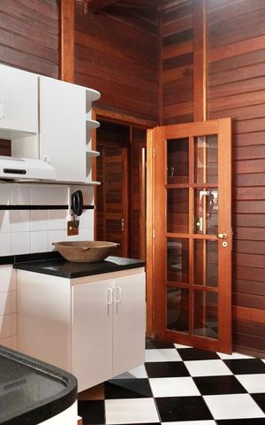 Casa à venda com 430m², 3 quartos e 1 vaga Casa à venda com 430m², 3 quartos e 1 vagaEdícula- cozinha