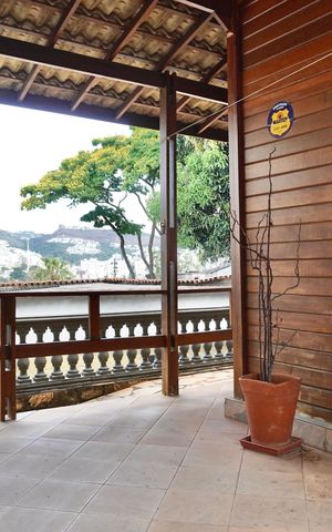Casa à venda com 430m², 3 quartos e 1 vaga Casa à venda com 430m², 3 quartos e 1 vagaEdícula- Área Externa