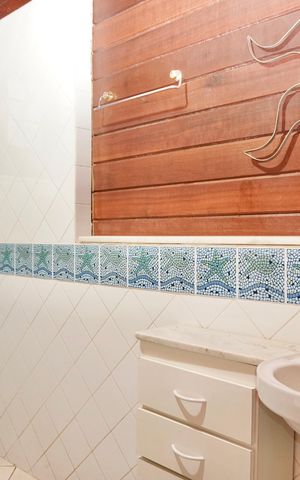 Casa à venda com 430m², 3 quartos e 1 vaga Casa à venda com 430m², 3 quartos e 1 vagaEdícula- Banheiro Social
