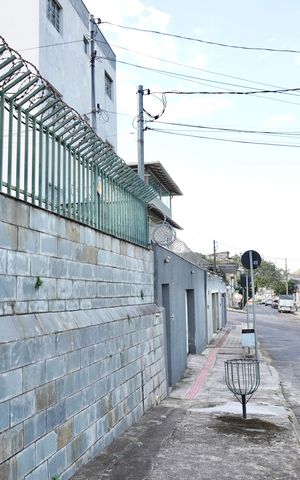 Casa à venda com 430m², 3 quartos e 1 vaga Casa à venda com 430m², 3 quartos e 1 vagaInstalação de placa 5A: foto 1