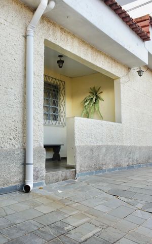 Casa à venda com 430m², 3 quartos e 1 vaga Casa à venda com 430m², 3 quartos e 1 vagaÁrea externa