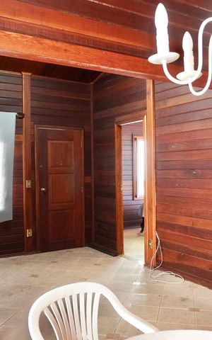 Casa à venda com 430m², 3 quartos e 1 vaga Casa à venda com 430m², 3 quartos e 1 vagaEdícula- Sala
