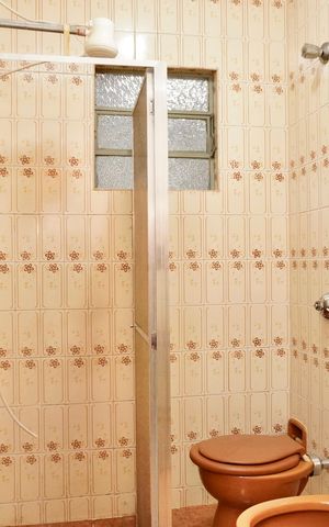 Casa à venda com 430m², 3 quartos e 1 vaga Casa à venda com 430m², 3 quartos e 1 vagaSuíte - Banheiro