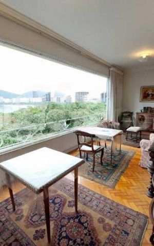 Apartamento à venda com 300m², 4 quartos e 1 vaga