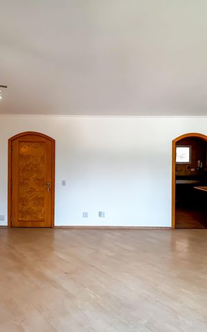 Apartamento para alugar com 130m², 3 quartos e 1 vaga