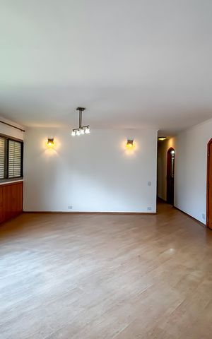 Apartamento para alugar com 130m², 3 quartos e 1 vaga