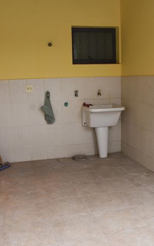 Casa para alugar com 225m², 2 quartos e 2 vagas Casa para alugar com 225m², 2 quartos e 2 vagasÁrea de serviço