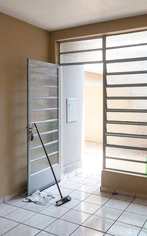 Casa à venda com 105m², 3 quartos e 2 vagasSala - Casa 2