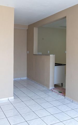 Casa à venda com 105m², 3 quartos e 2 vagasSala - Casa 2