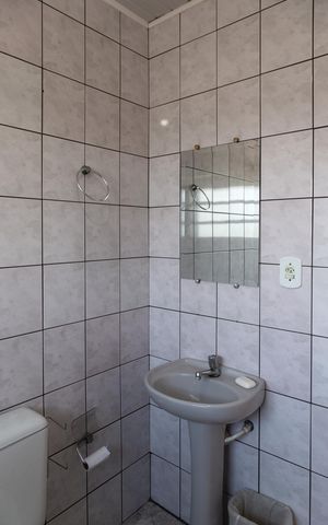 Casa à venda com 105m², 3 quartos e 2 vagasBanheiro