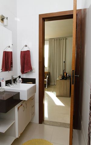 Casa à venda com 166m², 4 quartos e 4 vagasBanheiro Social 4