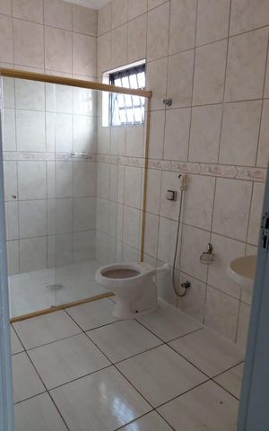 Casa à venda com 145m², 3 quartos e 2 vagas Casa à venda com 145m², 3 quartos e 2 vagasBanheiro