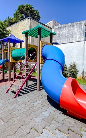 Apartamento à venda com 100m², 2 quartos e 2 vagasÁrea comum - Playground