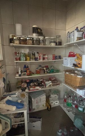 Casa à venda com 284m², 4 quartos e 4 vagas Casa à venda com 284m², 4 quartos e 4 vagasDispensa