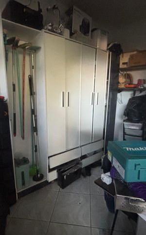 Casa à venda com 284m², 4 quartos e 4 vagas Casa à venda com 284m², 4 quartos e 4 vagasÁrea Comum