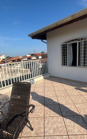 Casa à venda com 284m², 4 quartos e 4 vagas Casa à venda com 284m², 4 quartos e 4 vagasVaranda