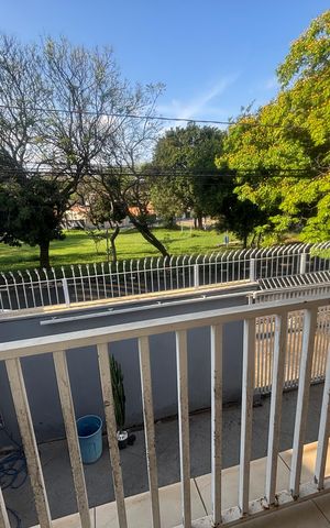 Casa à venda com 284m², 4 quartos e 4 vagas Casa à venda com 284m², 4 quartos e 4 vagasVaranda
