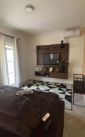 Casa à venda com 284m², 4 quartos e 4 vagas Casa à venda com 284m², 4 quartos e 4 vagasSala