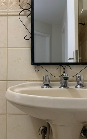 Casa à venda com 128m², 2 quartos e 1 vaga Casa à venda com 128m², 2 quartos e 1 vagaBanheiro Social 2