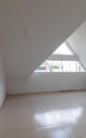Casa de condomínio para alugar com 151m², 3 quartos e 3 vagas Casa de condomínio para alugar com 151m², 3 quartos e 3 vagasAtico
