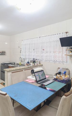 Casa à venda com 135m², 3 quartos e 2 vagas Casa à venda com 135m², 3 quartos e 2 vagasCozinha