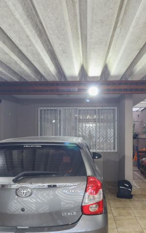 Casa à venda com 135m², 3 quartos e 2 vagas Casa à venda com 135m², 3 quartos e 2 vagasGaragem