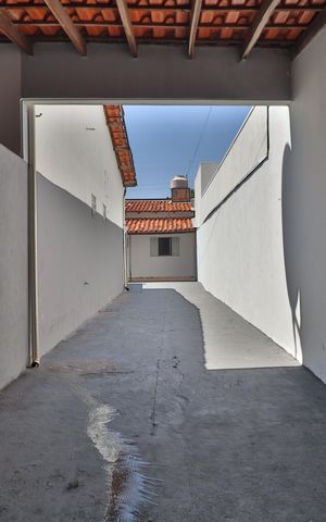 Casa para alugar com 60m², 2 quartos e 1 vagaGaragens