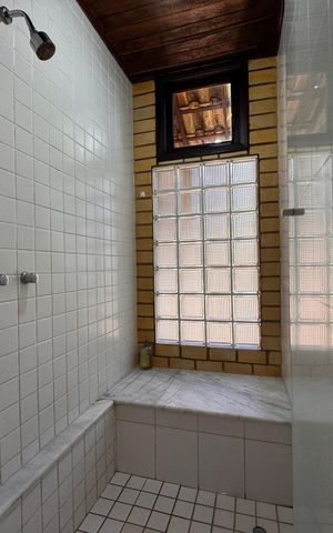Casa de condomínio para alugar com 280m², 3 quartos e 2 vagasSuíte 2 - Banheiro