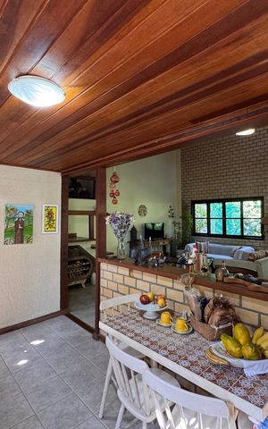 Casa de condomínio para alugar com 280m², 3 quartos e 2 vagasLavabo